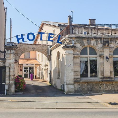 Hotel Le Cheval Blanc Saint-Maixent-l'Ecole Exterior photo